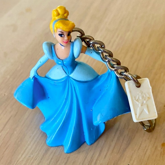 Authentic WDW Tinker Bell Lanyard With 15 Trading Pins 2002-08 & Cinderella Clip - Picture 10 of 10